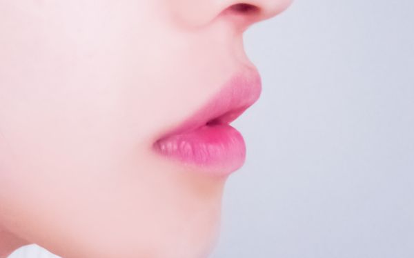すっぴん唇で印象がかわる 顔映りが良くなるリップケアおすすめ5選 仙台の美容室 First ファースト